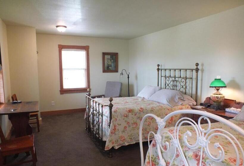 هاستل Scarborough Inn