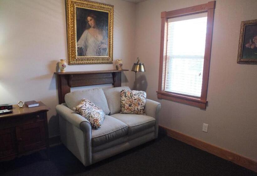 هاستل Scarborough Inn