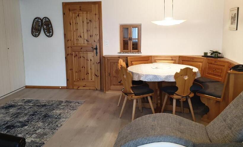 Ferienwohnungen Chesa Clois 24