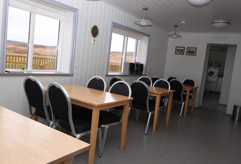 هتل Guesthouse Steindórsstadir, West Iceland