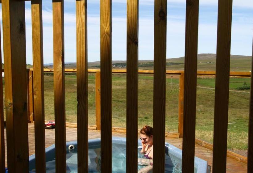 هتل Guesthouse Steindórsstadir, West Iceland