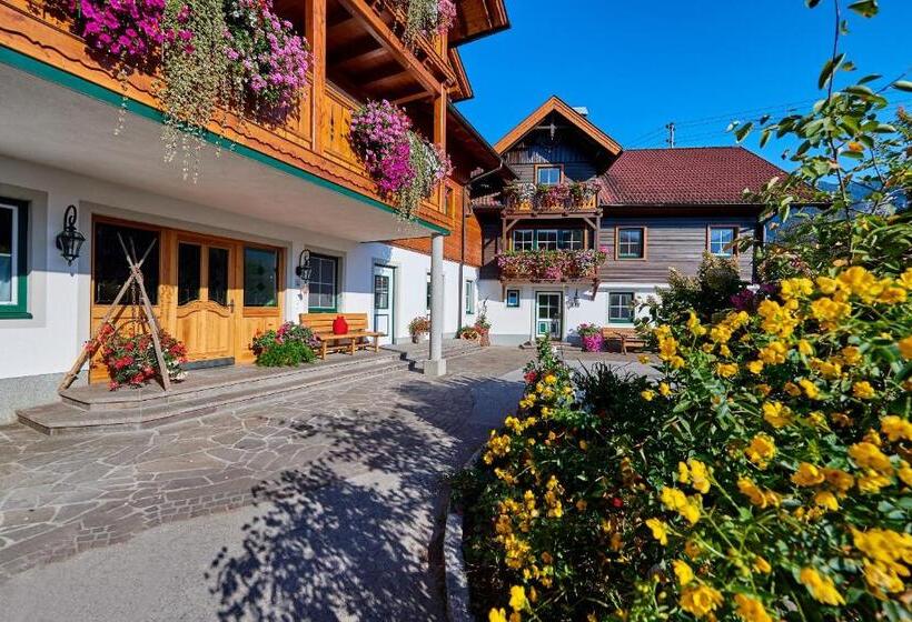 ホテル Linharterhof