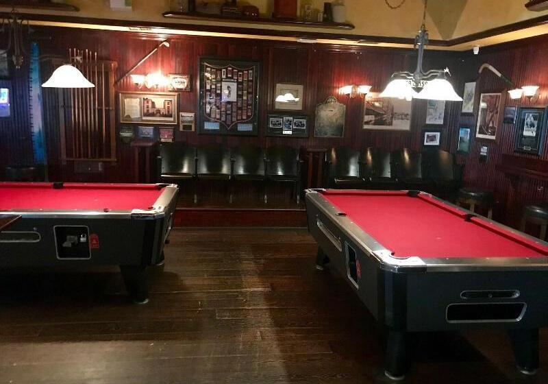 هتل The Steveston Cafe &