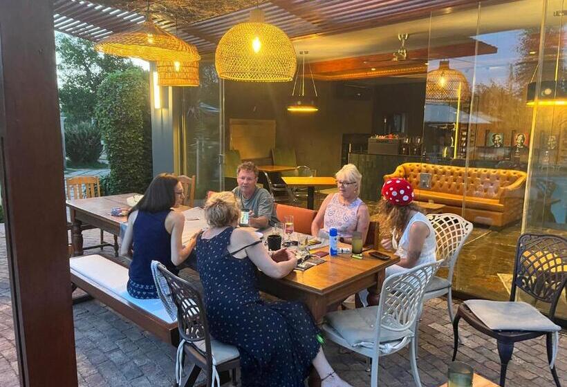 La Pension Guest House