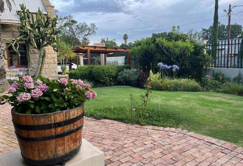 La Pension Guest House