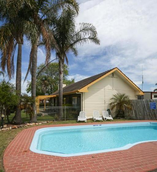 Lazy Acre Log Cabins