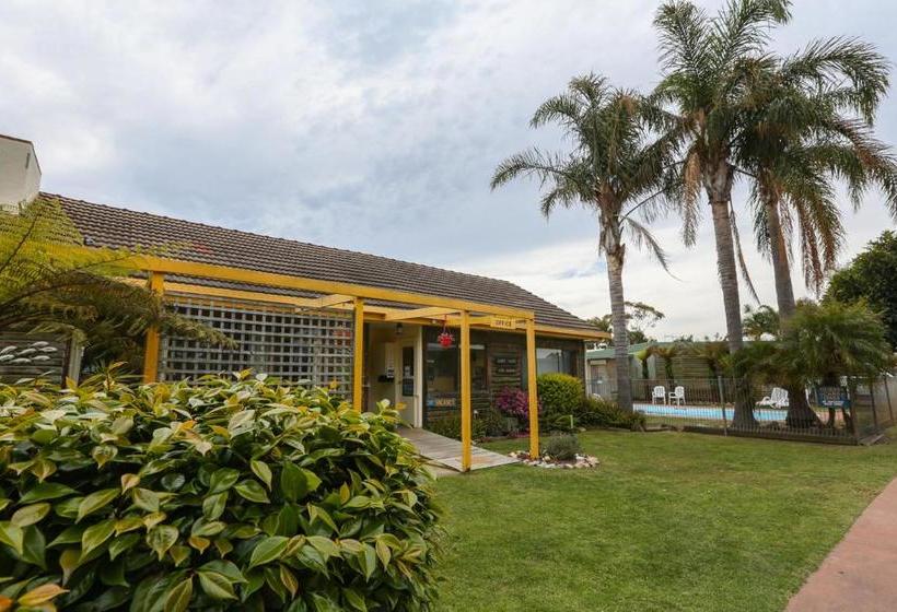 Lazy Acre Log Cabins