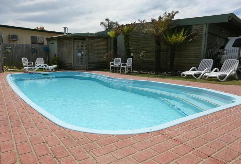 Lazy Acre Log Cabins