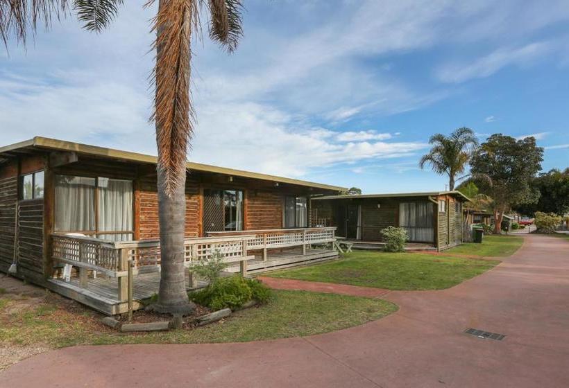 Lazy Acre Log Cabins