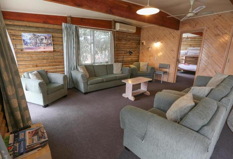 Lazy Acre Log Cabins