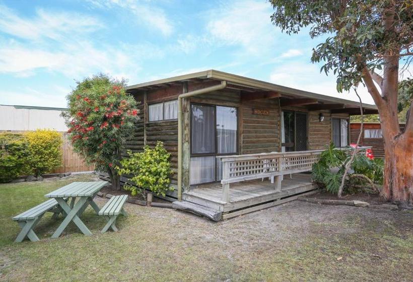 Lazy Acre Log Cabins