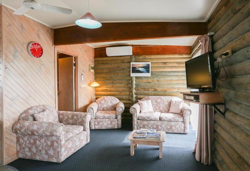 Lazy Acre Log Cabins