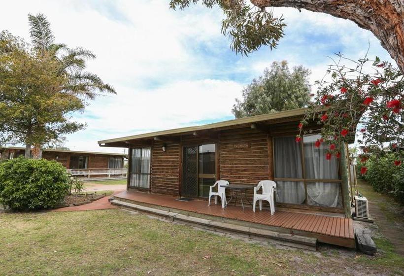 Lazy Acre Log Cabins