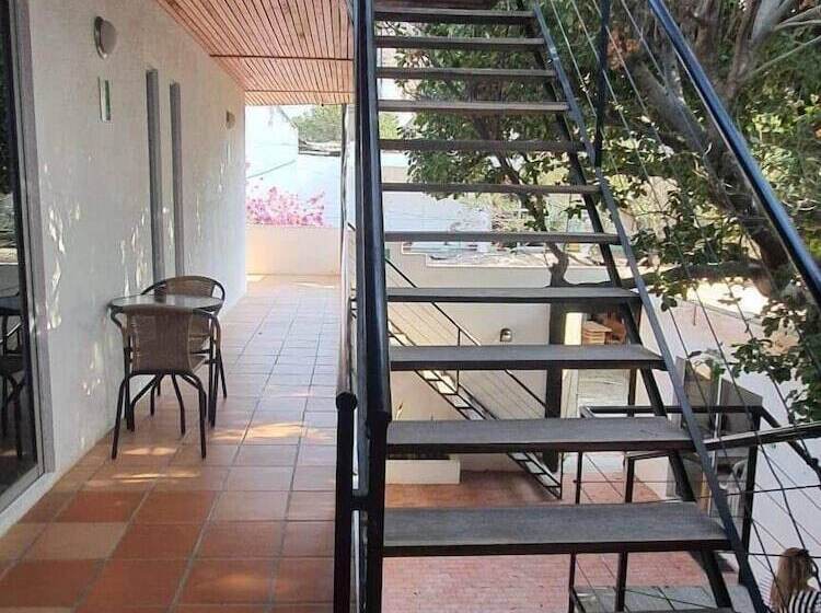 Ocean Lovers Hostel & Apartments