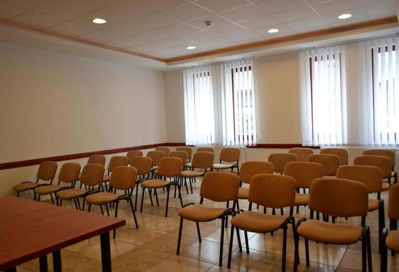 פנסיון Althann Vendégház és Konferencia Központ