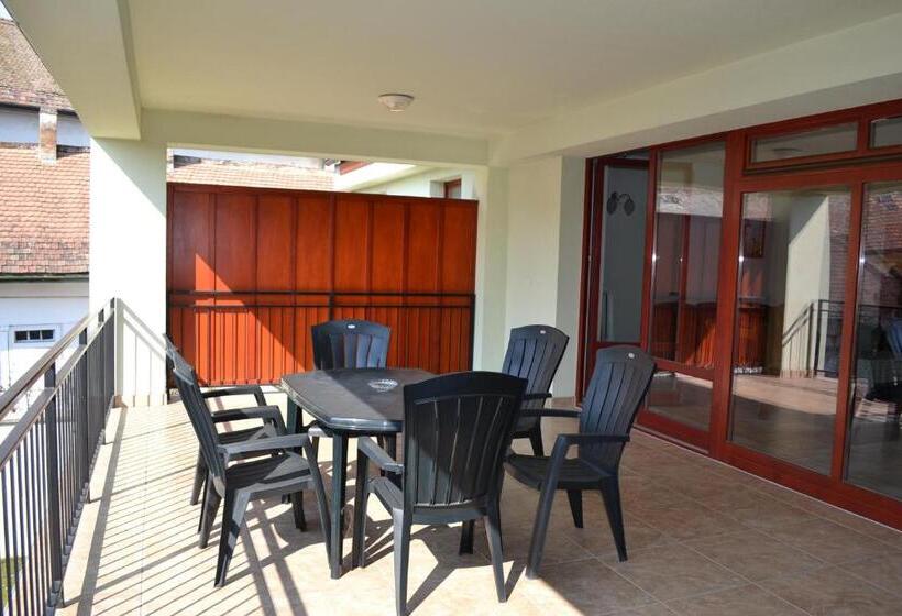 פנסיון Althann Vendégház és Konferencia Központ