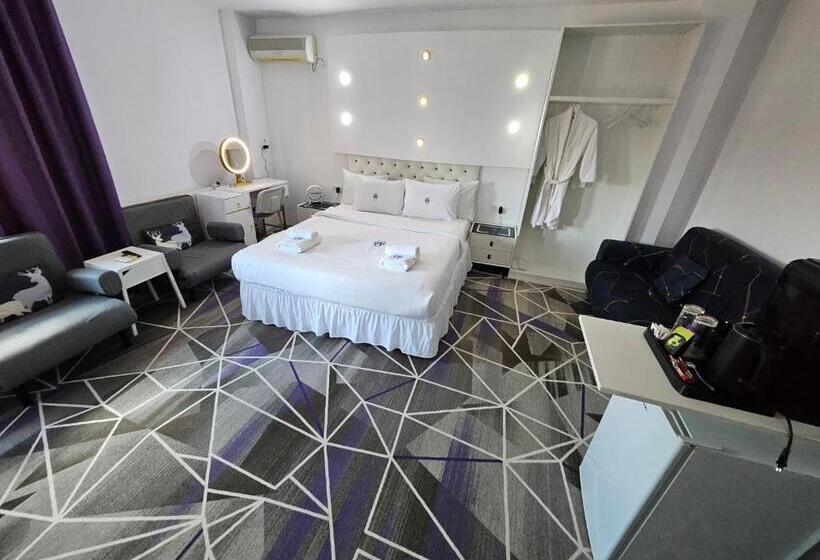 פנסיון Amethyst House