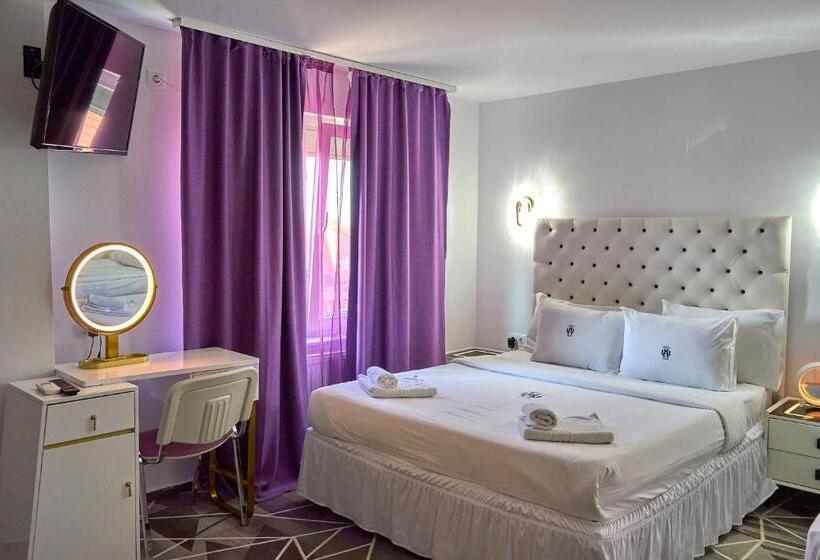 پانسیون Amethyst House