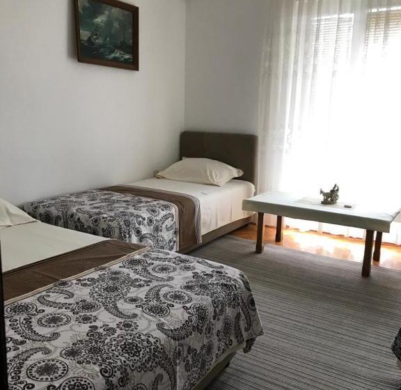 بنسيون Apartments Pavićević