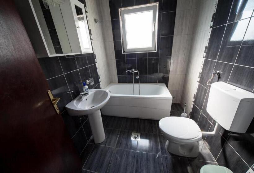 بنسيون Apartments Pavićević