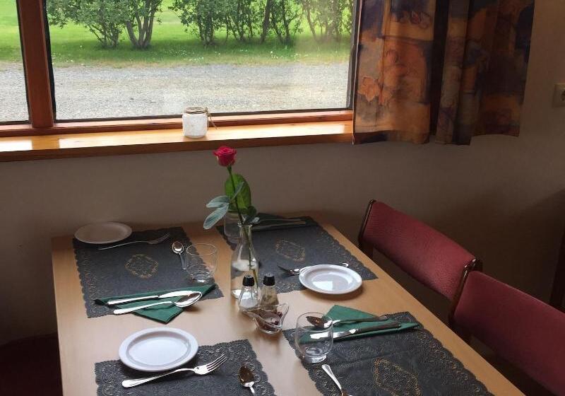 پانسیون Bakkaflöt Guesthouse