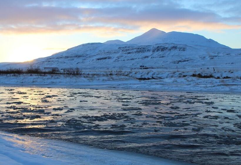 پانسیون Bakkaflöt Guesthouse