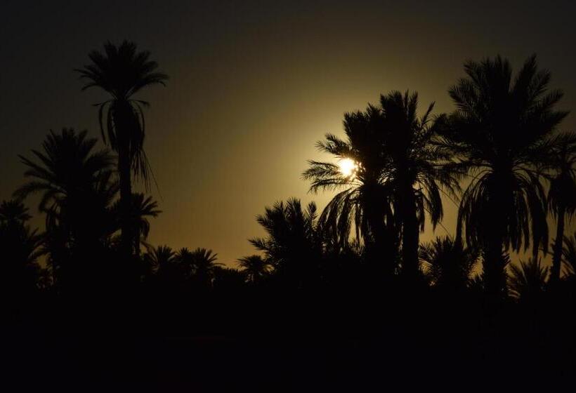 پانسیون Carrefour Des Nomades