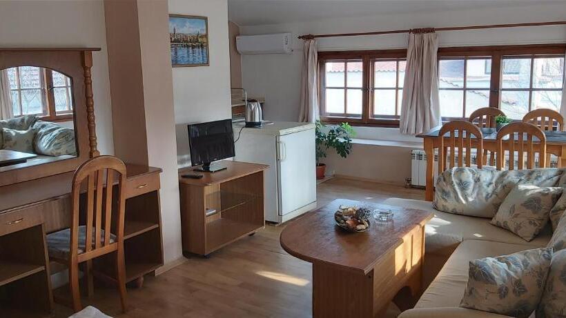 פנסיון Citadel Guest House