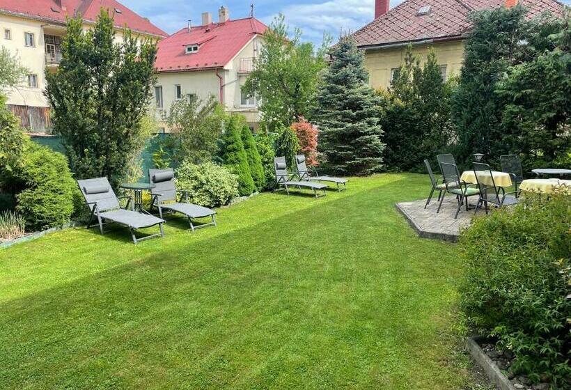 پانسیون Garni Expo