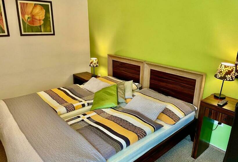 پانسیون Garni Expo