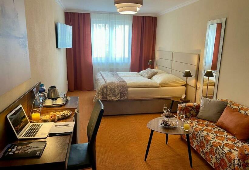 پانسیون Garni Expo