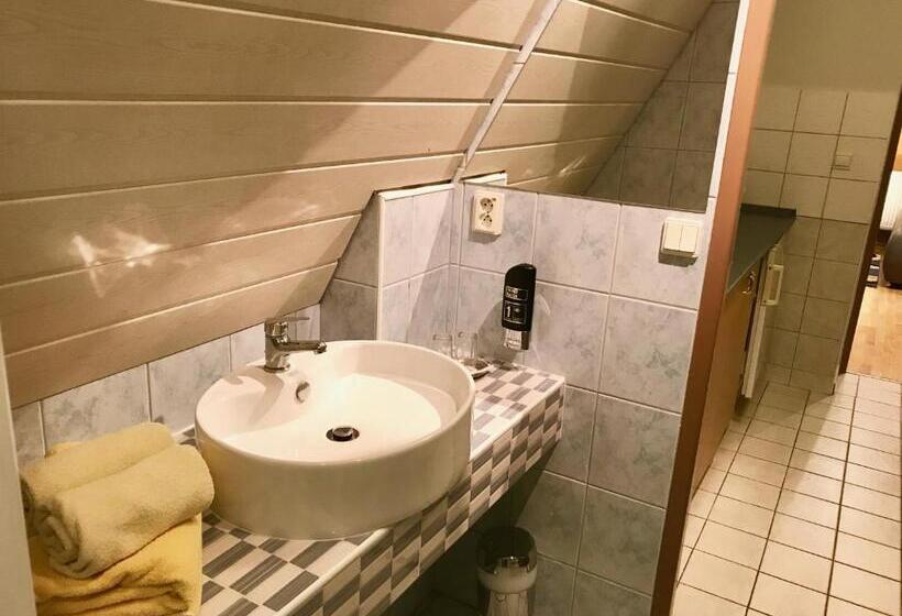 پانسیون Garni Expo