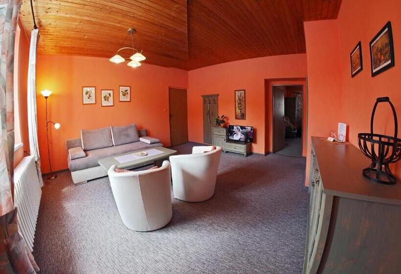 پانسیون Garni Expo