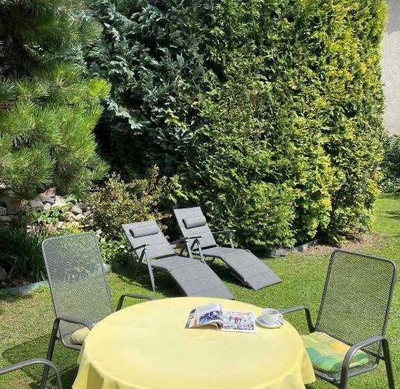 پانسیون Garni Expo