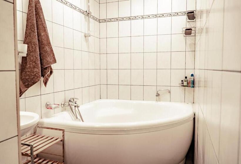بنسيون Guest House šampētera Māja