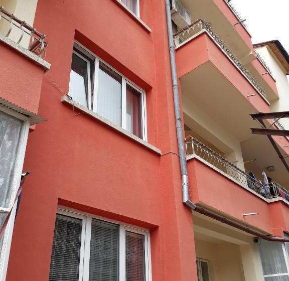 פנסיון Guest House Perla