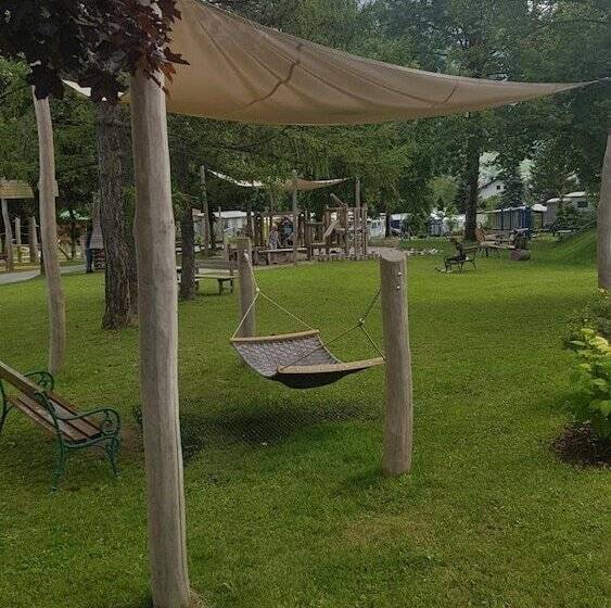 Пансион Happy Camp Hofherr