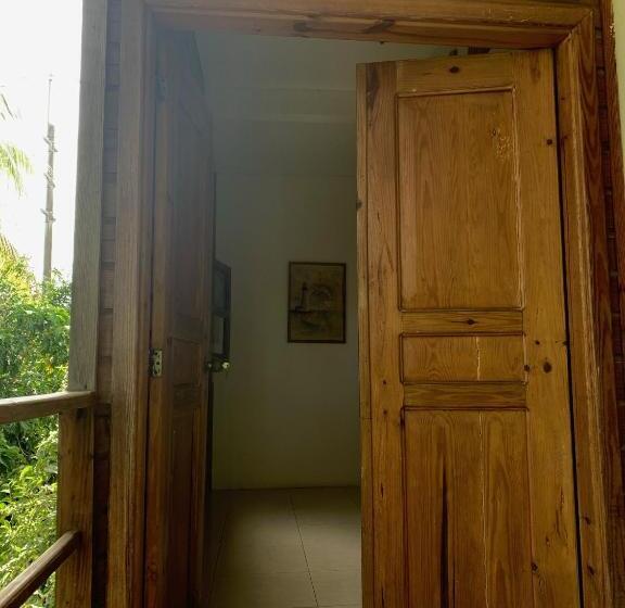 Пансион Hostal Casaluna San Andres