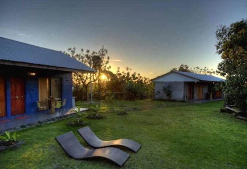 ペンション Hostal Pukao