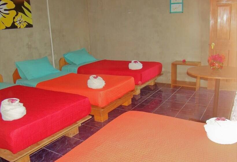 ペンション Hostal Pukao