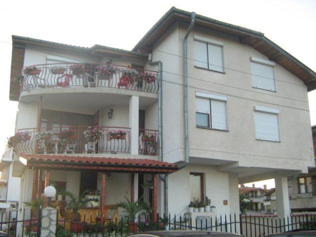 פנסיון Ianakiev Guest House
