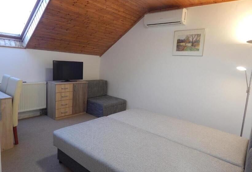 پانسیون újsziget Vendégház