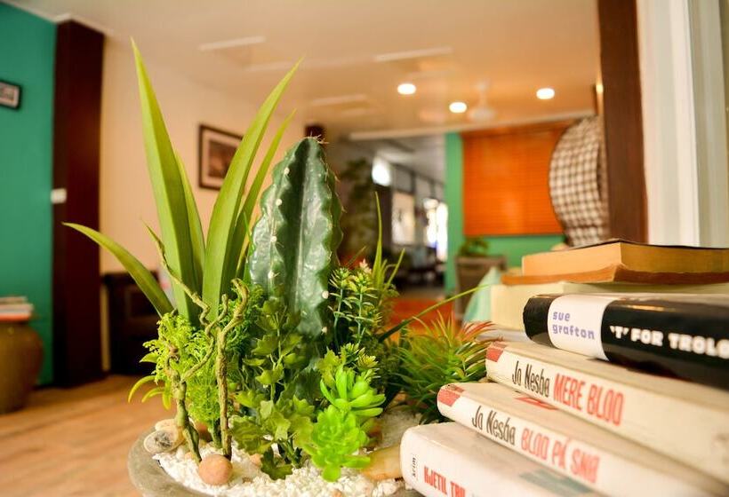 פנסיון Karoon Hut