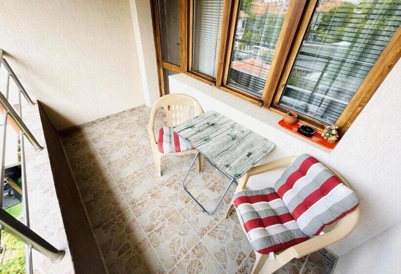 펜션 Kastela Guest House