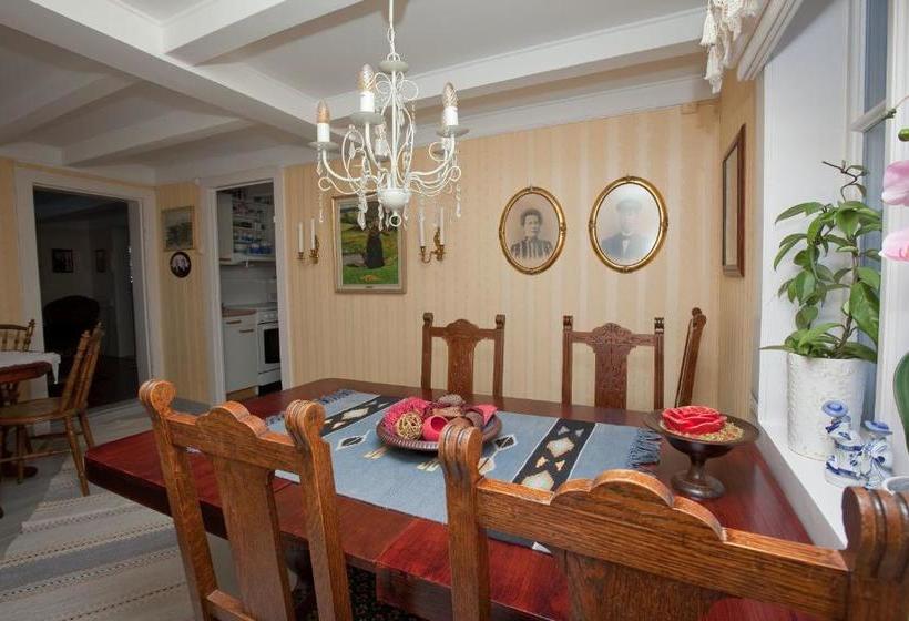 פנסיון Kristina Apartment & Alma House