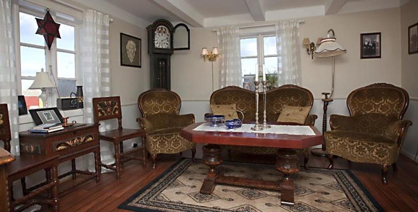 펜션 Kristina Apartment & Alma House