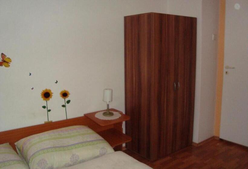 פנסיון Penzion Adria