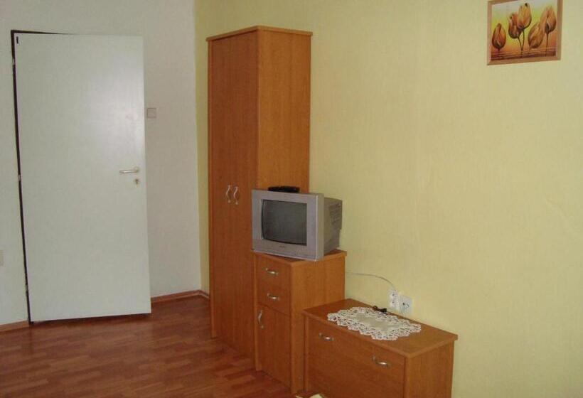 פנסיון Penzion Adria