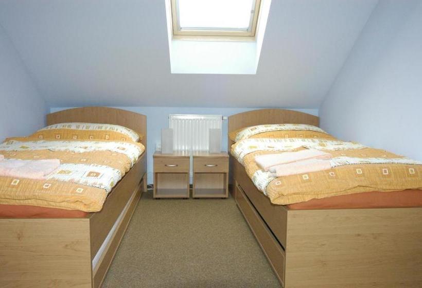 膳宿费 Penzion Pod Bílou Horou