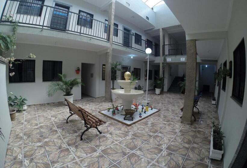 ペンション Pousada Golden House   Próxima Ao Thermas No Centro De Aguas